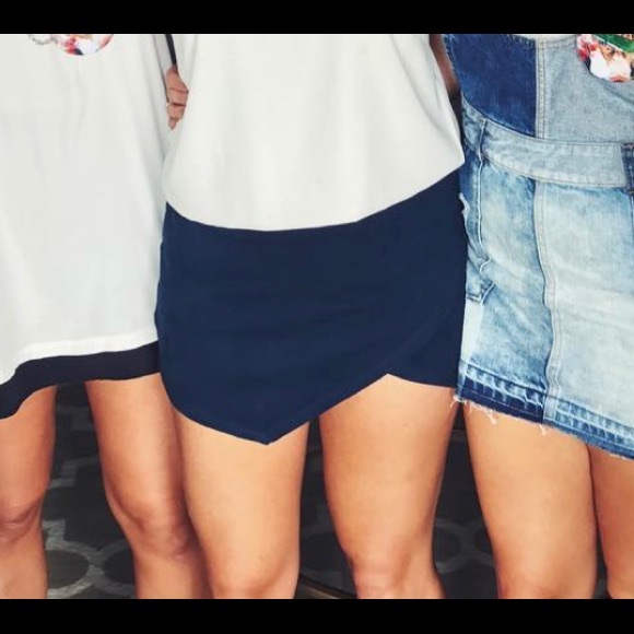 Velvet Navy Blue Envelope Skirt, size M - Picture 4 of 4